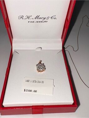 14kr Diamond Halo Pendant